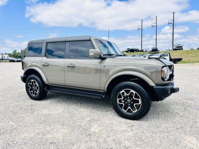 2025 Ford Bronco Outer Banks 4X4 - 2.7L