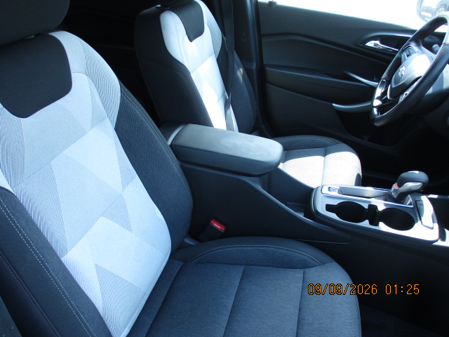2025 Chevrolet Trax RS - photo 14