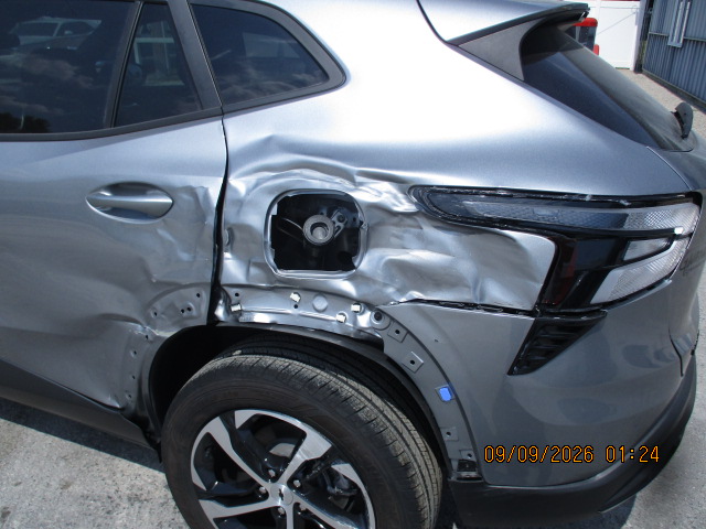 2025 Chevrolet Trax RS - photo 4