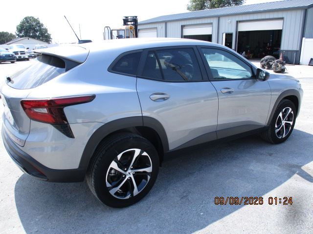 2025 Chevrolet Trax RS - photo 10