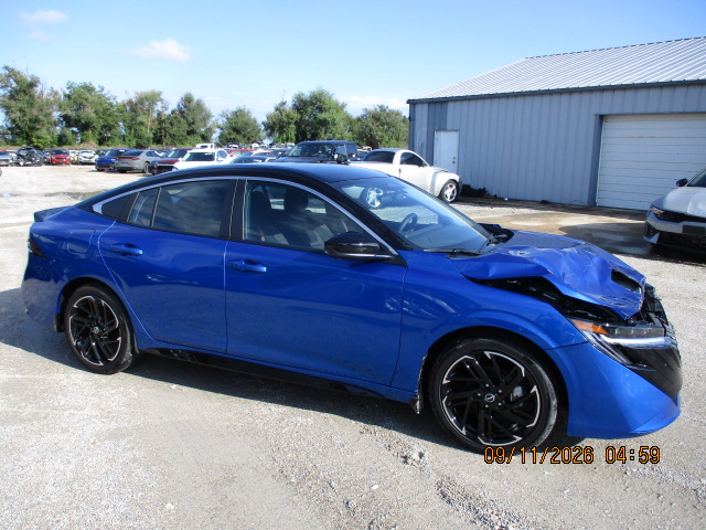2026 Nissan Sentra SR - photo 8