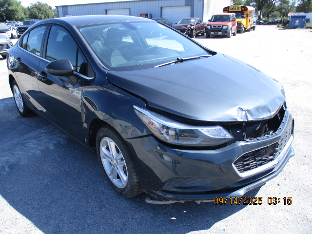 2018 Chevrolet Cruze LT - photo 2