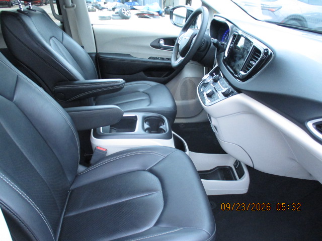 2024 Chrysler Pacifica Touring - photo 14
