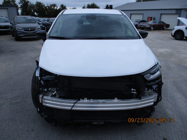 2024 Chrysler Pacifica Touring - photo 4