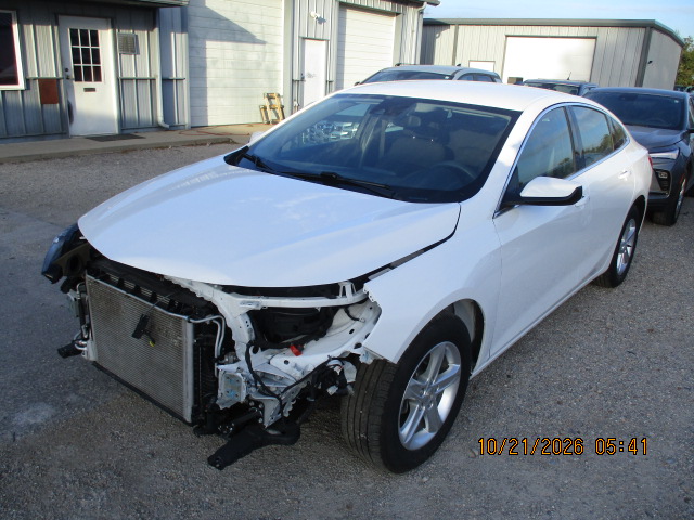 2024 Chevrolet Malibu LS - photo 2