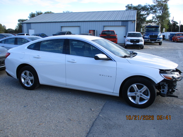 2024 Chevrolet Malibu LS - photo 3
