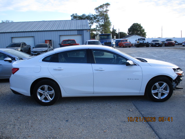 2024 Chevrolet Malibu LS - photo 4