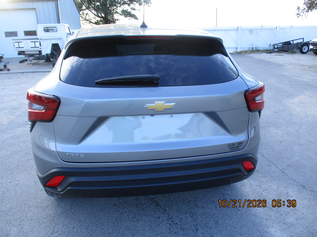 2025 Chevrolet Trax LS - photo 11
