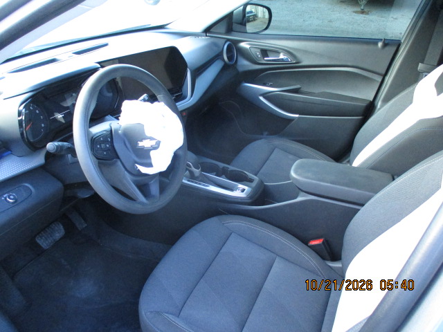 2025 Chevrolet Trax LS - photo 12