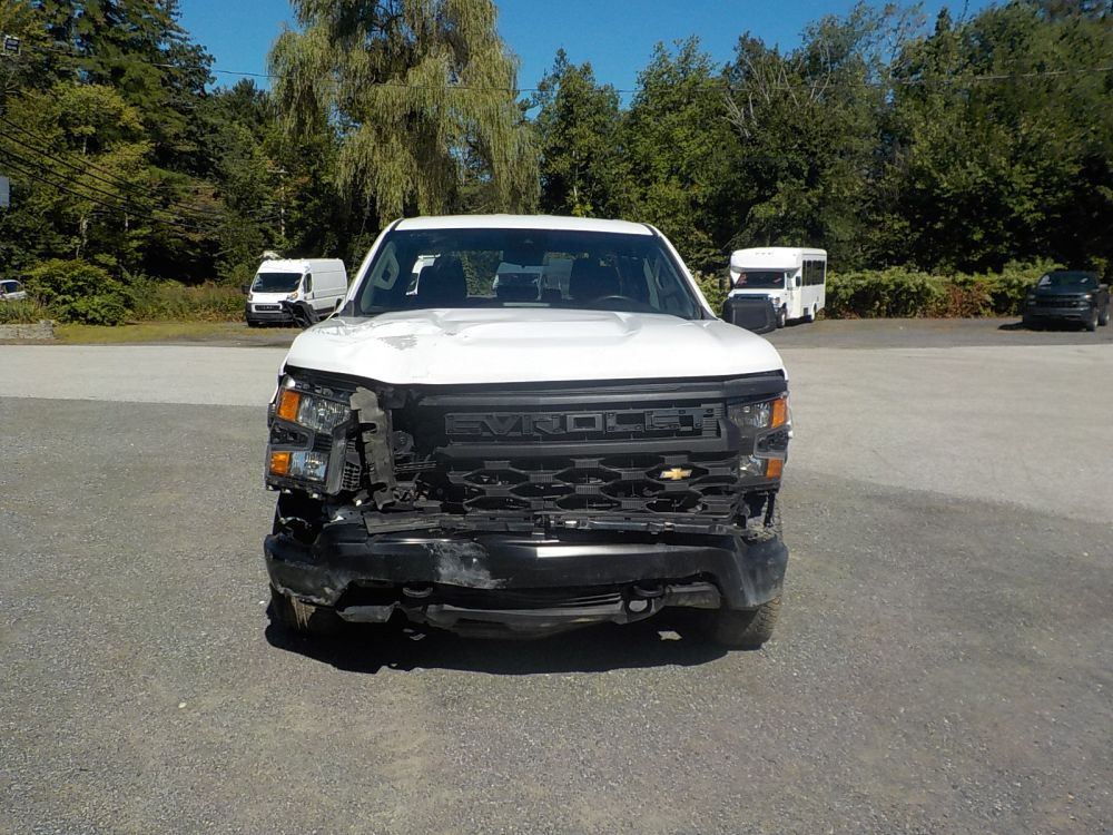 2022 Chevrolet Silverado - photo 2