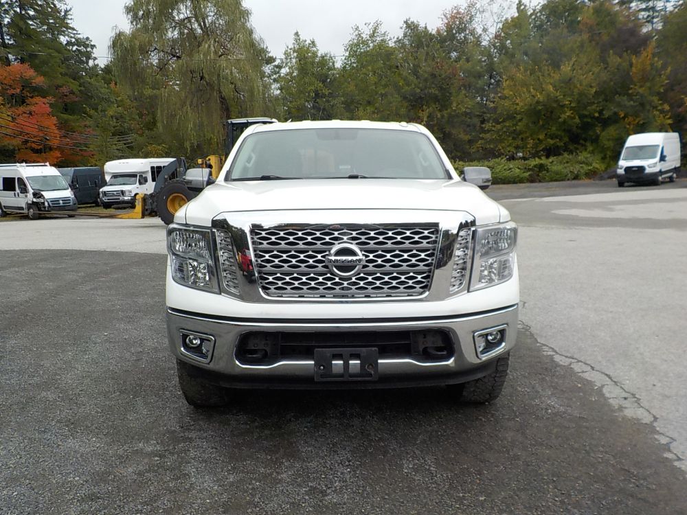 2017 Nissan Titan - photo 2
