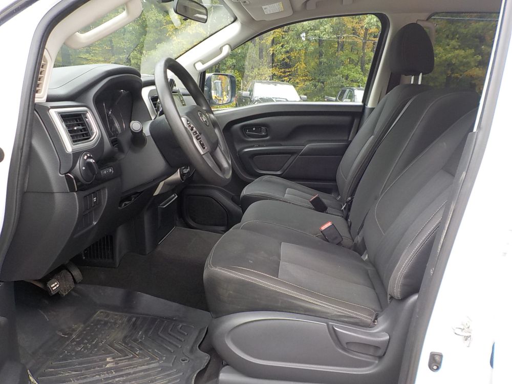 2017 Nissan Titan - photo 10