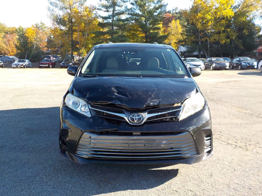 2019 Toyota Sienna - photo 2