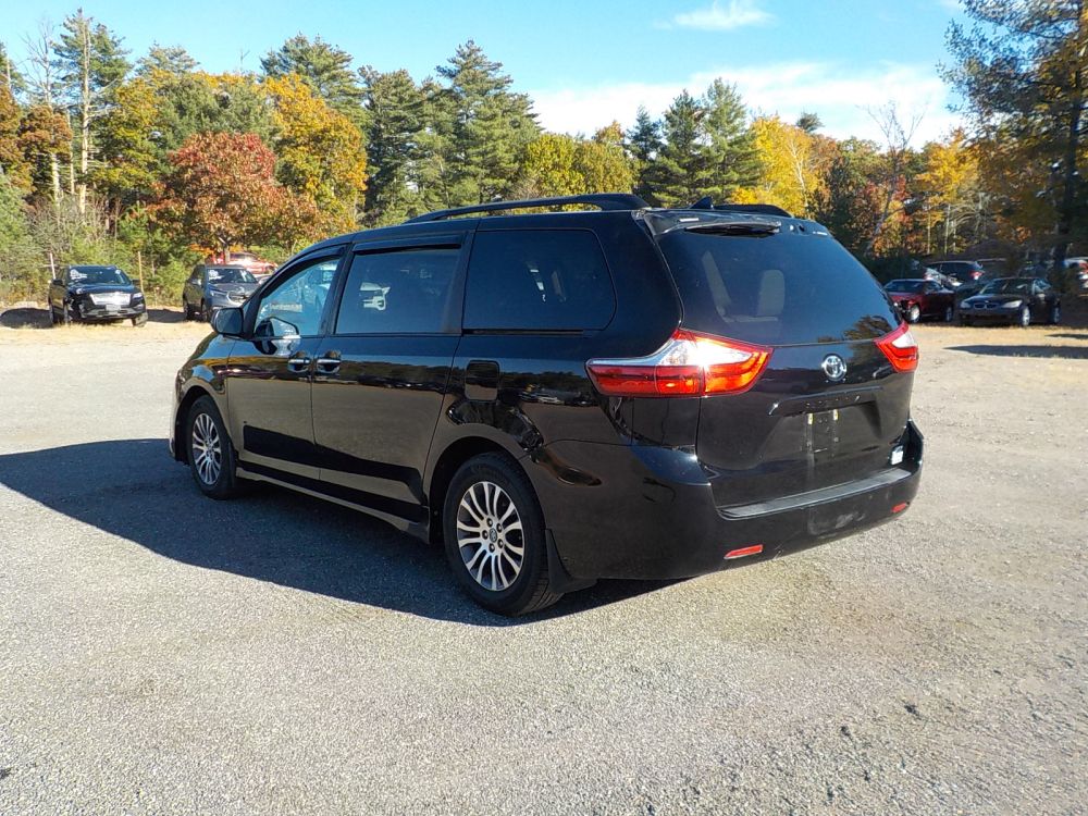 2019 Toyota Sienna - photo 4