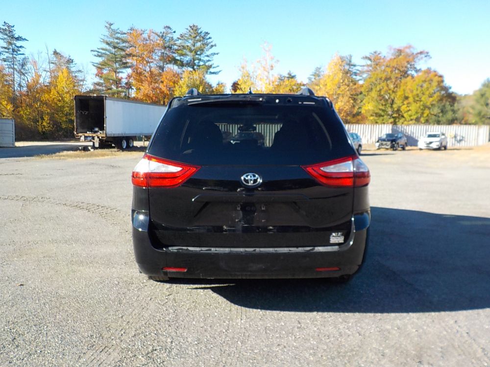 2019 Toyota Sienna - photo 5