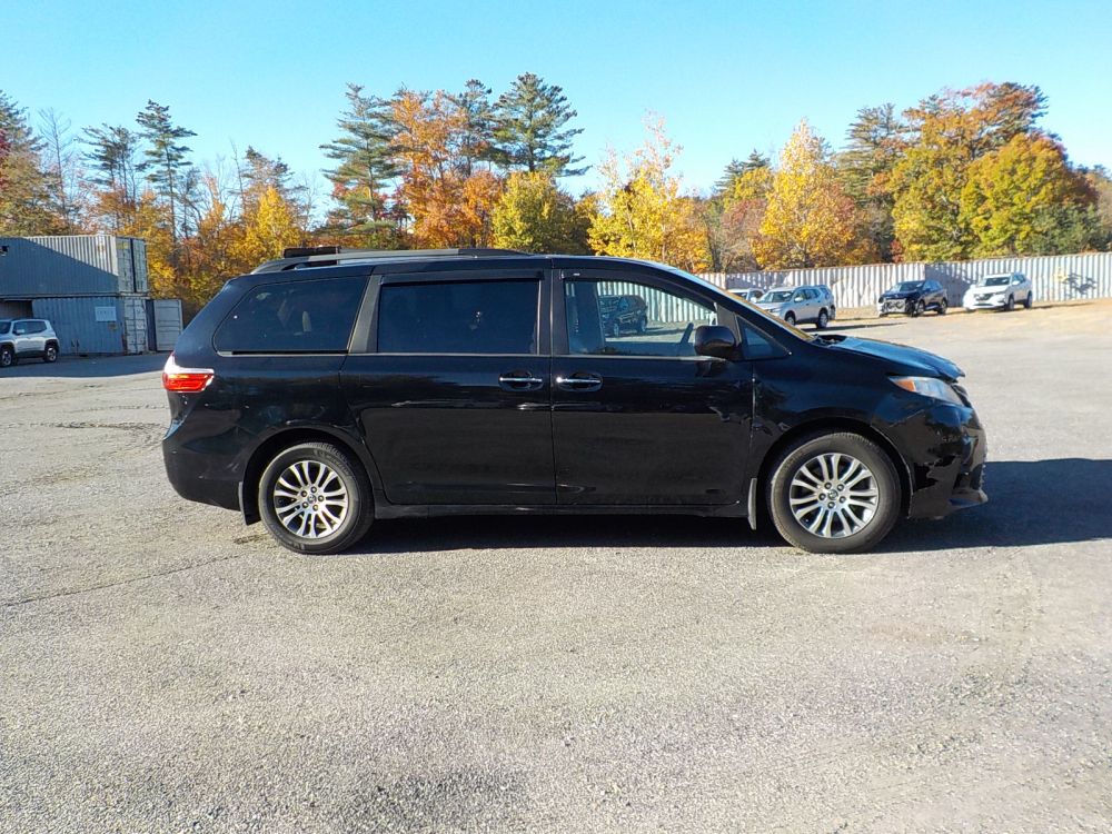 2019 Toyota Sienna - photo 7
