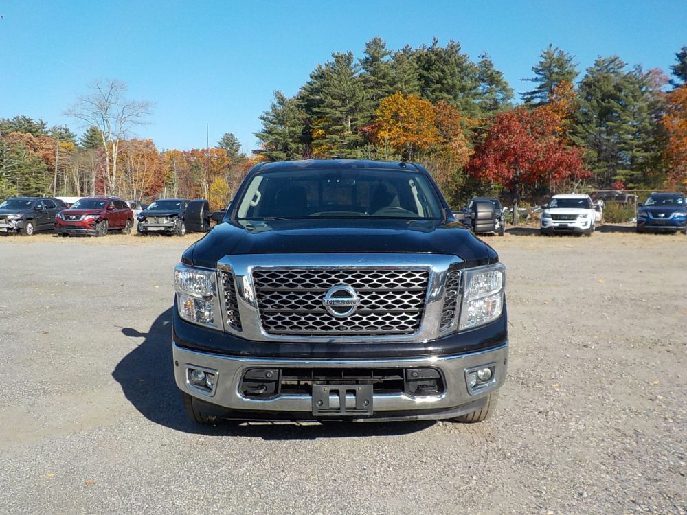 2017 Nissan Titan - photo 2