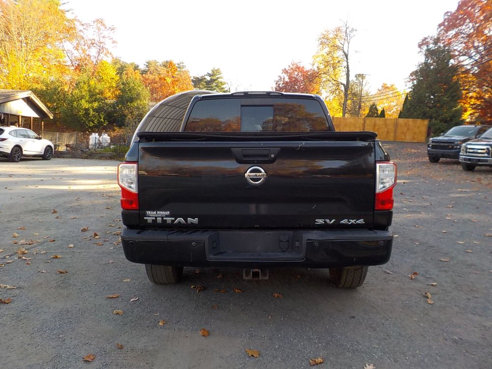 2017 Nissan Titan - photo 5