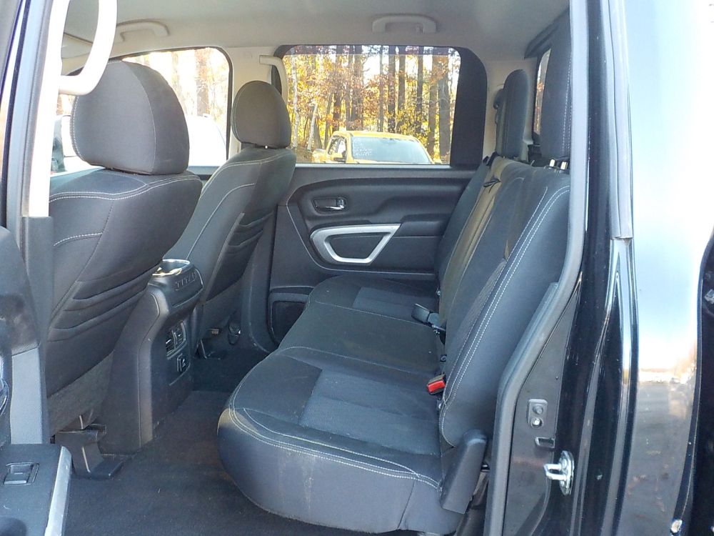 2017 Nissan Titan - photo 10