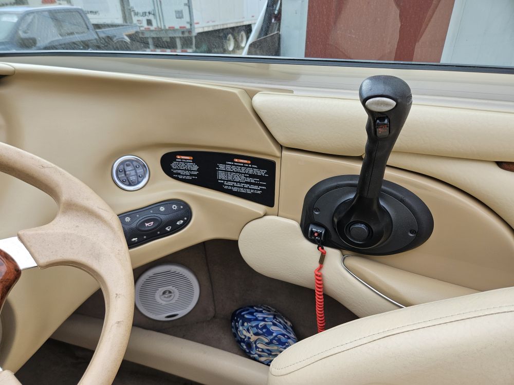 2001 Sea Ray 210 - photo 11
