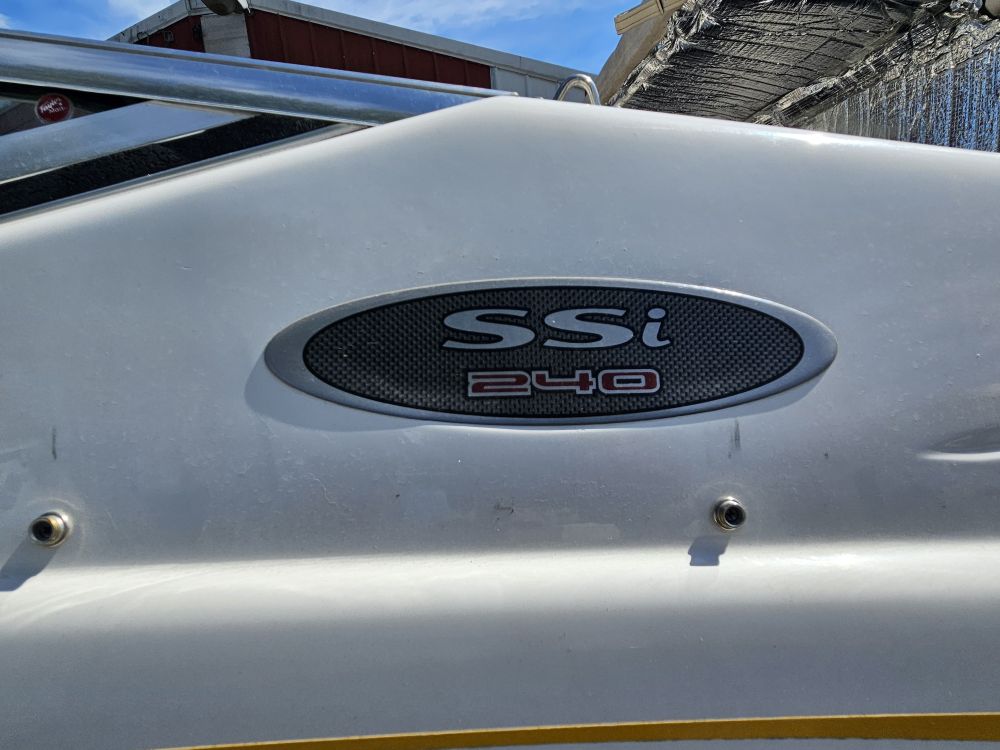 2000 Chaparral 240 SSI - photo 18
