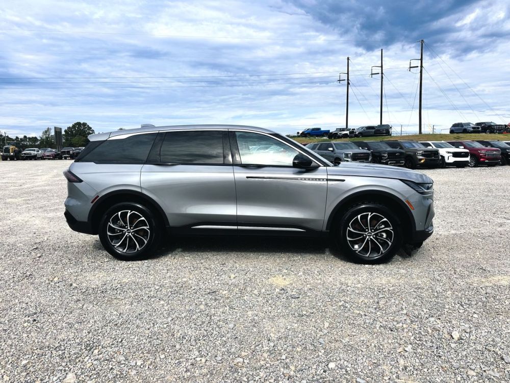 2024 Lincoln Nautilus Premier AWD - photo 3
