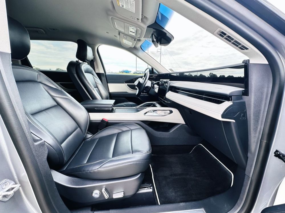 2024 Lincoln Nautilus Premier AWD - photo 15