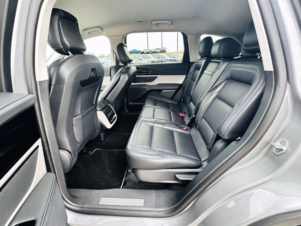 2024 Lincoln Nautilus Premier AWD - photo 18