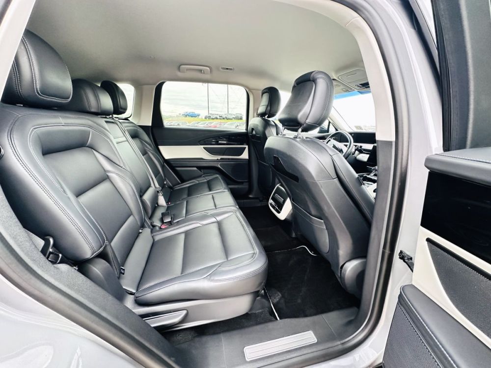 2024 Lincoln Nautilus Premier AWD - photo 19