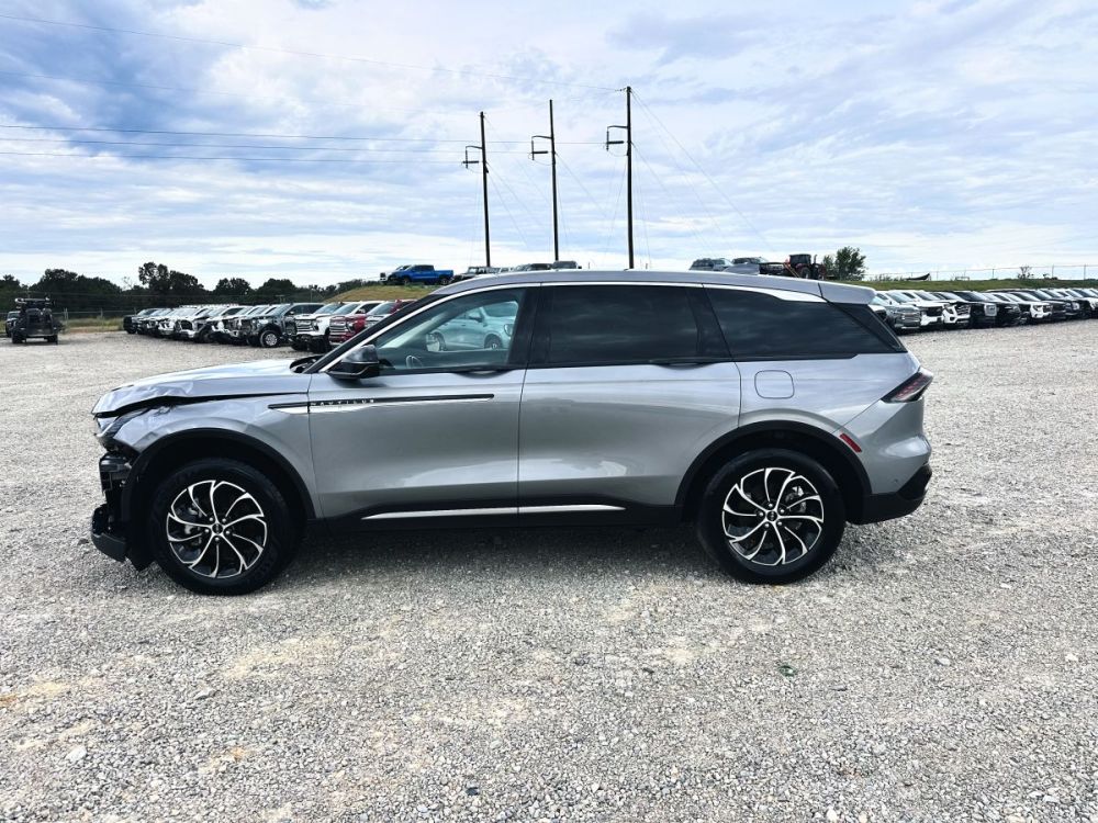 2024 Lincoln Nautilus Premier AWD - photo 10