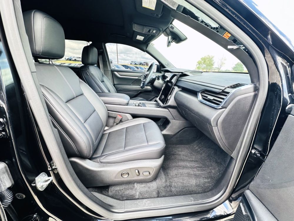 2025 GMC Acadia Elevation AWD - photo 14
