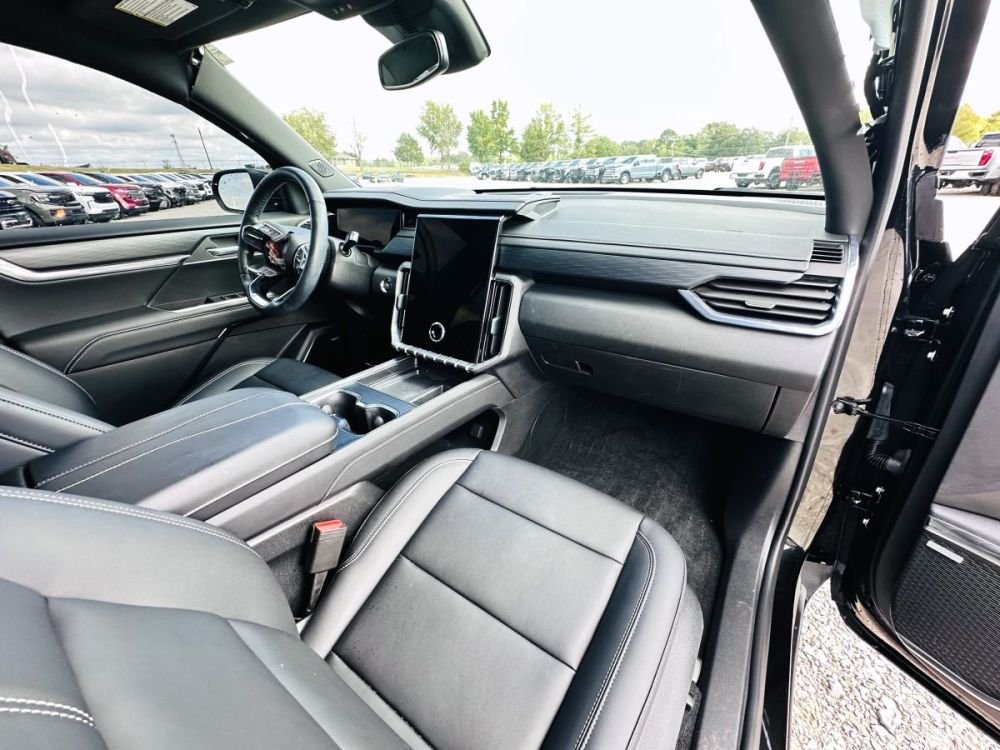 2025 GMC Acadia Elevation AWD - photo 16
