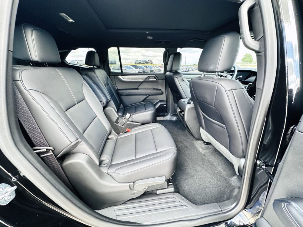 2025 GMC Acadia Elevation AWD - photo 17