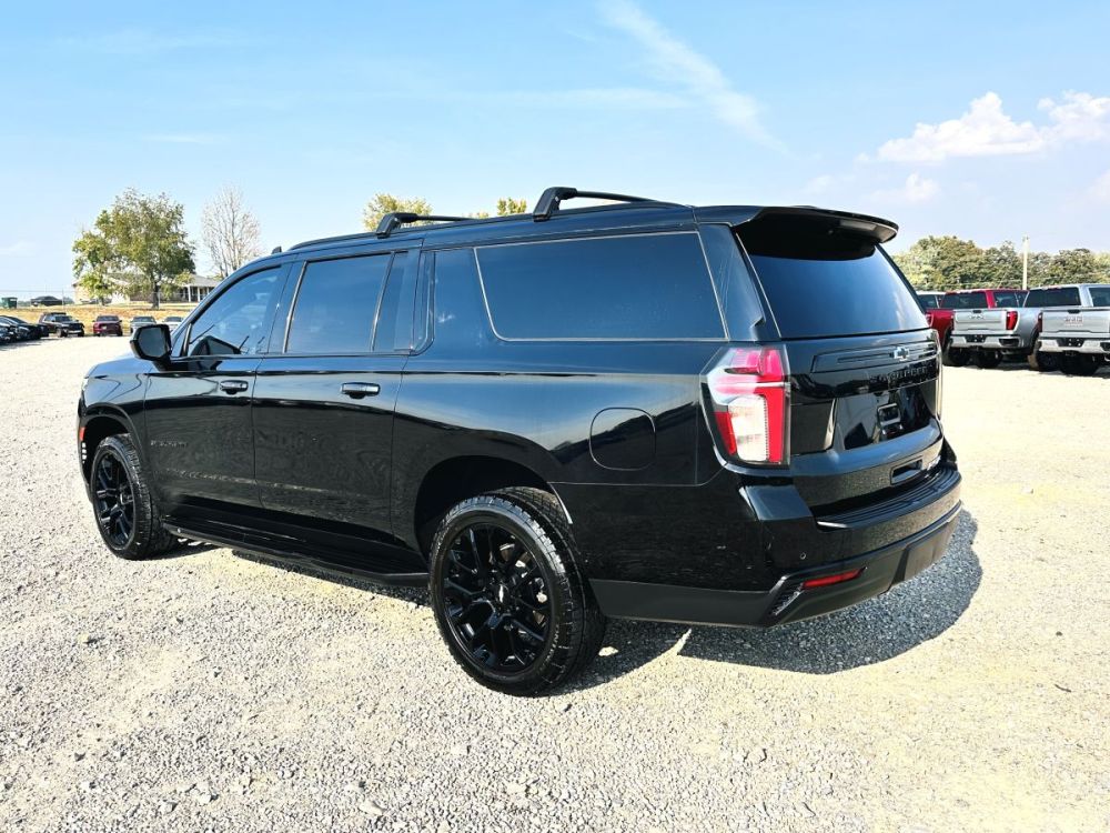 2023 Chevrolet Suburban RST 4X4 - photo 4