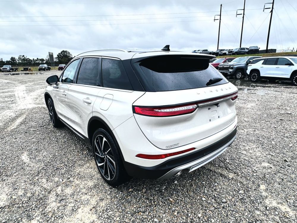 2024 Lincoln Corsair Reserve AWD - LOW MILES - photo 11