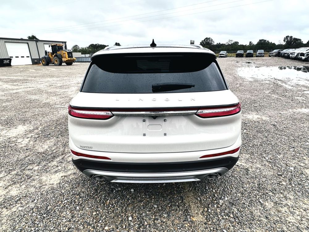 2024 Lincoln Corsair Reserve AWD - LOW MILES - photo 12