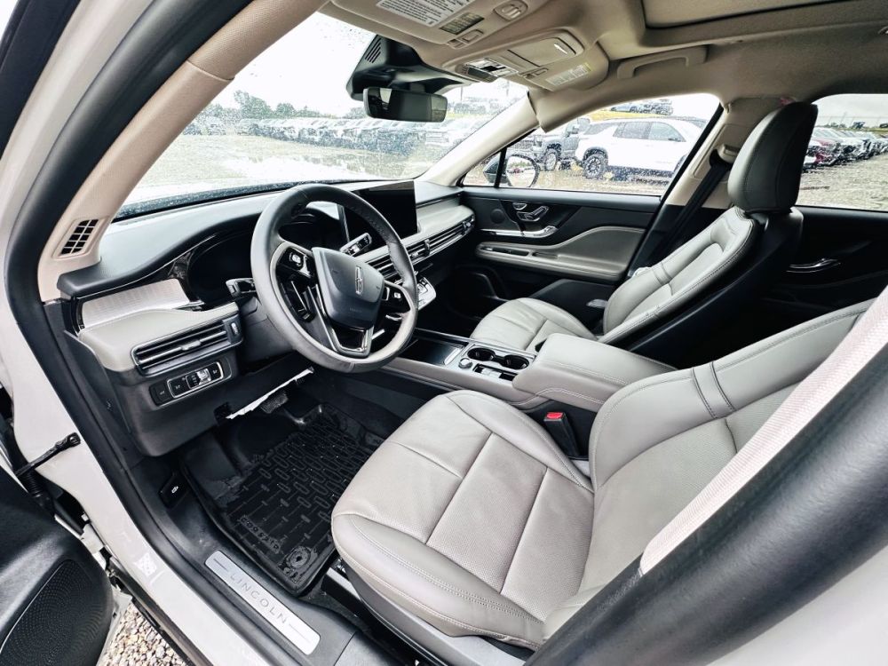 2024 Lincoln Corsair Reserve AWD - LOW MILES - photo 19