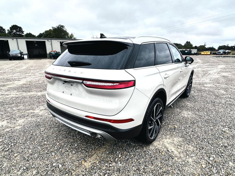 2024 Lincoln Corsair Reserve AWD - LOW MILES - photo 5