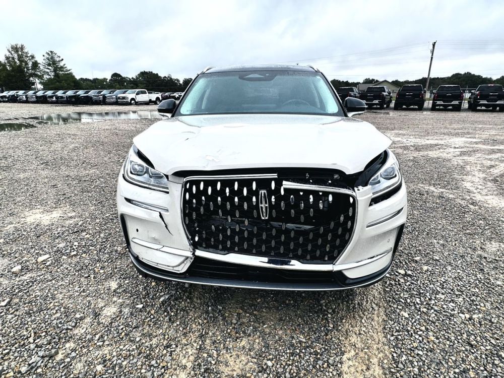 2024 Lincoln Corsair Reserve AWD - LOW MILES - photo 6