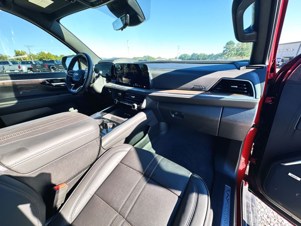 2025 Chevrolet Suburban High Country 4X4 - photo 15