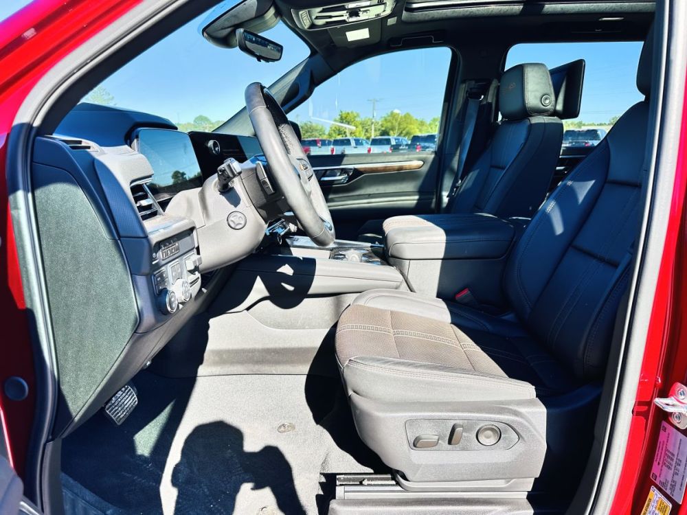 2025 Chevrolet Suburban High Country 4X4 - photo 16