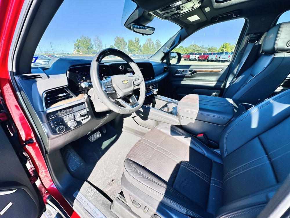 2025 Chevrolet Suburban High Country 4X4 - photo 17