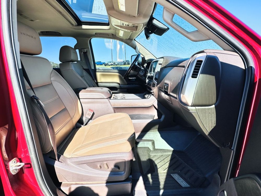 2019 GMC Sierra 3500HD Denali 4X4 - GOOD AIRBAGS - photo 15