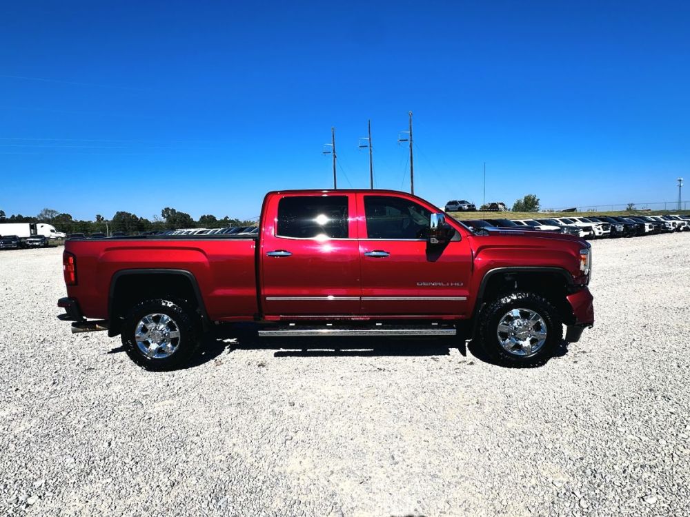 2019 GMC Sierra 3500HD Denali 4X4 - GOOD AIRBAGS - photo 10