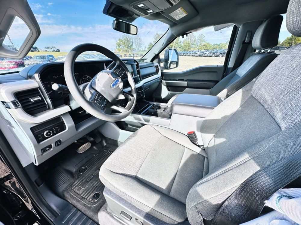 2026 Ford F350 XLT 4X4 - SERVICE BED - photo 19