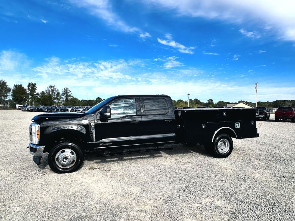 2026 Ford F350 XLT 4X4 - SERVICE BED - photo 3