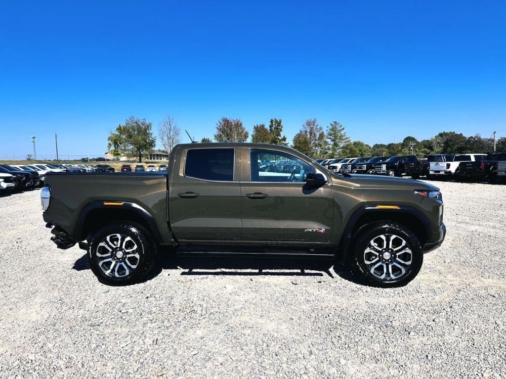 2024 GMC Canyon AT4 - CLEAR TITLE - GOOD AIRBAGS - photo 9
