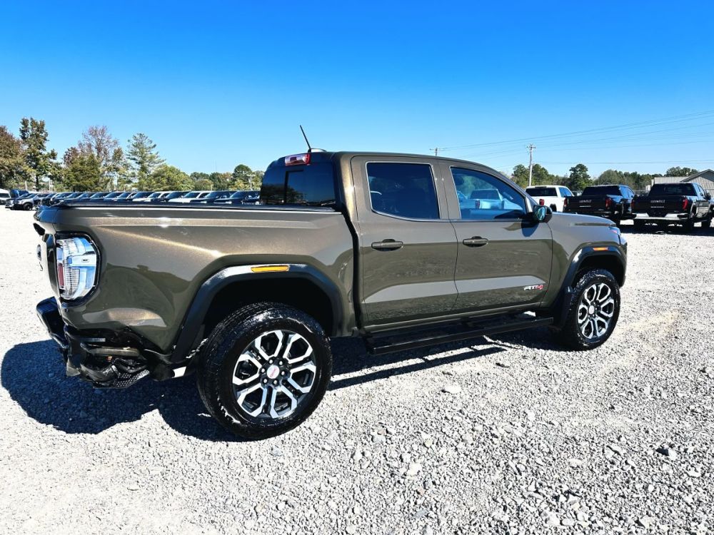 2024 GMC Canyon AT4 - CLEAR TITLE - GOOD AIRBAGS - photo 10
