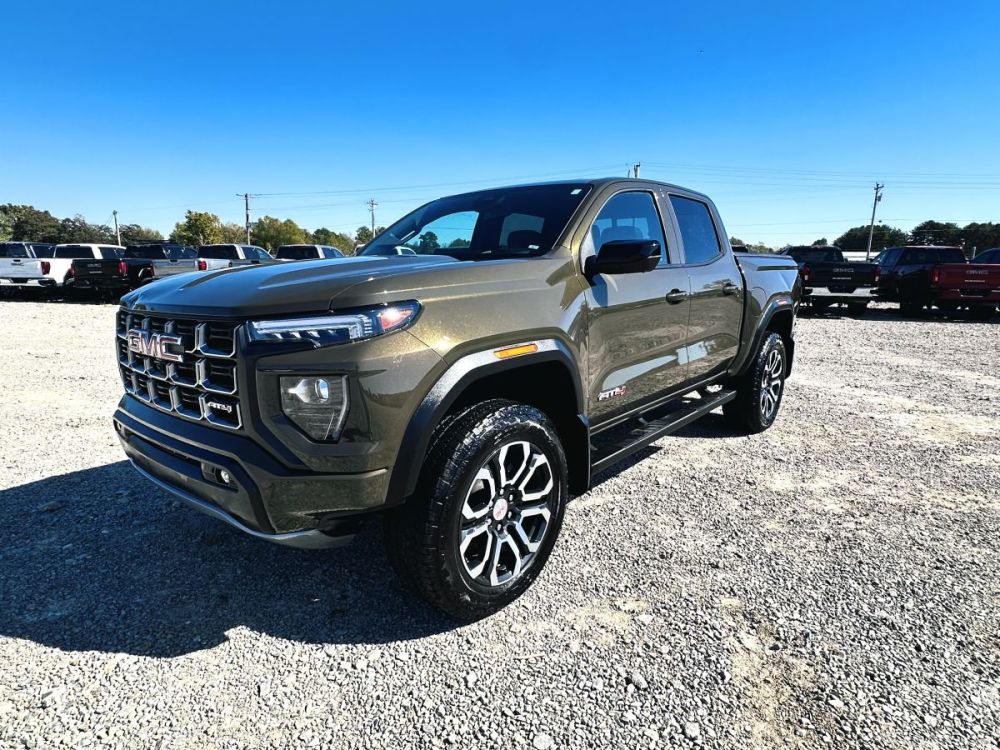2024 GMC Canyon AT4 - CLEAR TITLE - GOOD AIRBAGS - photo 2