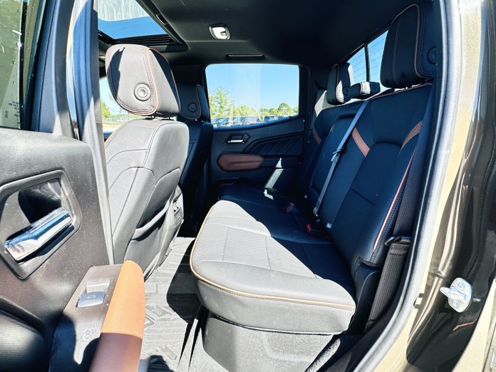 2024 GMC Canyon AT4 - CLEAR TITLE - GOOD AIRBAGS - photo 15